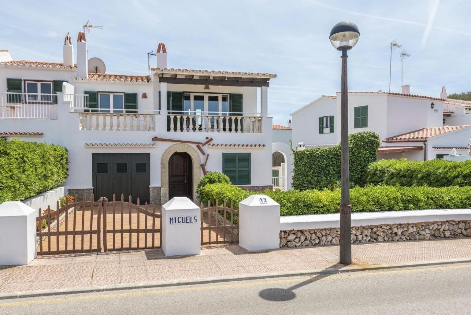 Villa Miguels Arenal d'en Castell Exterior photo